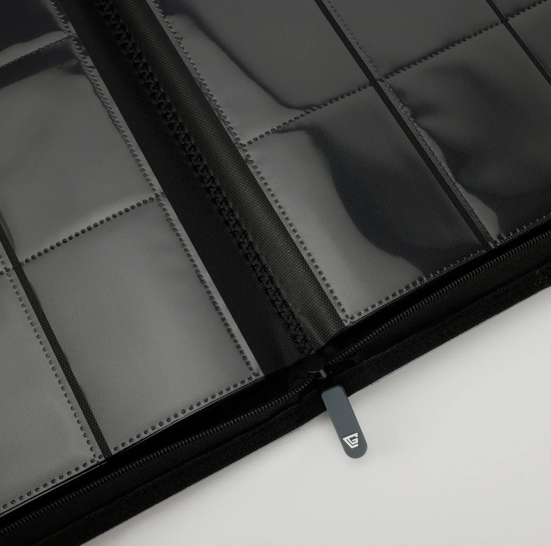 Premium 16-pocket Album | GEMLOADER | 1024 pockets